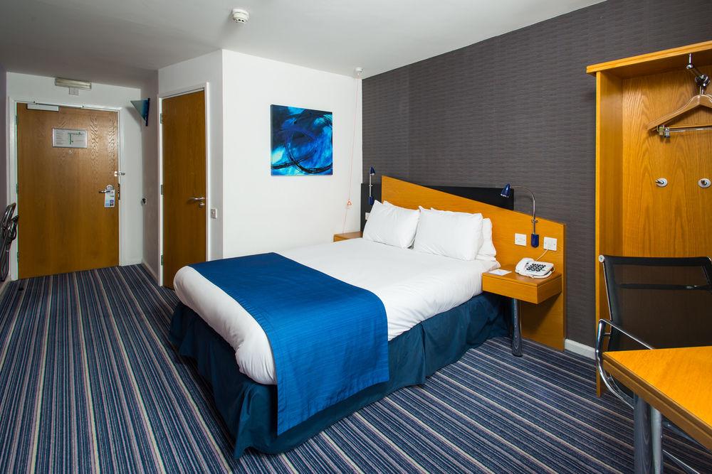 Holiday Inn Express Manchester East, An Ihg Hotel Экстерьер фото