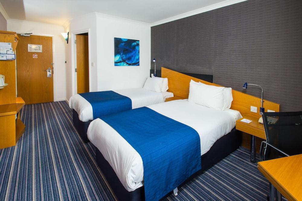 Holiday Inn Express Manchester East, An Ihg Hotel Экстерьер фото