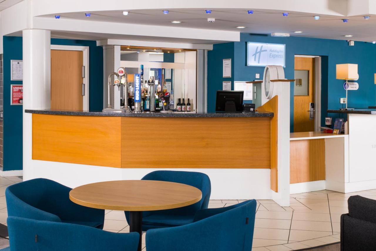 Holiday Inn Express Manchester East, An Ihg Hotel Экстерьер фото