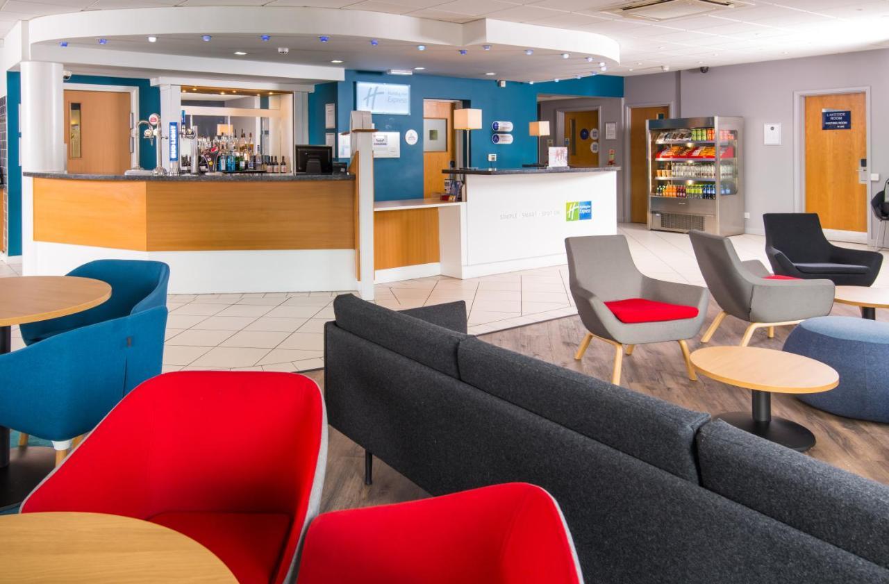 Holiday Inn Express Manchester East, An Ihg Hotel Экстерьер фото