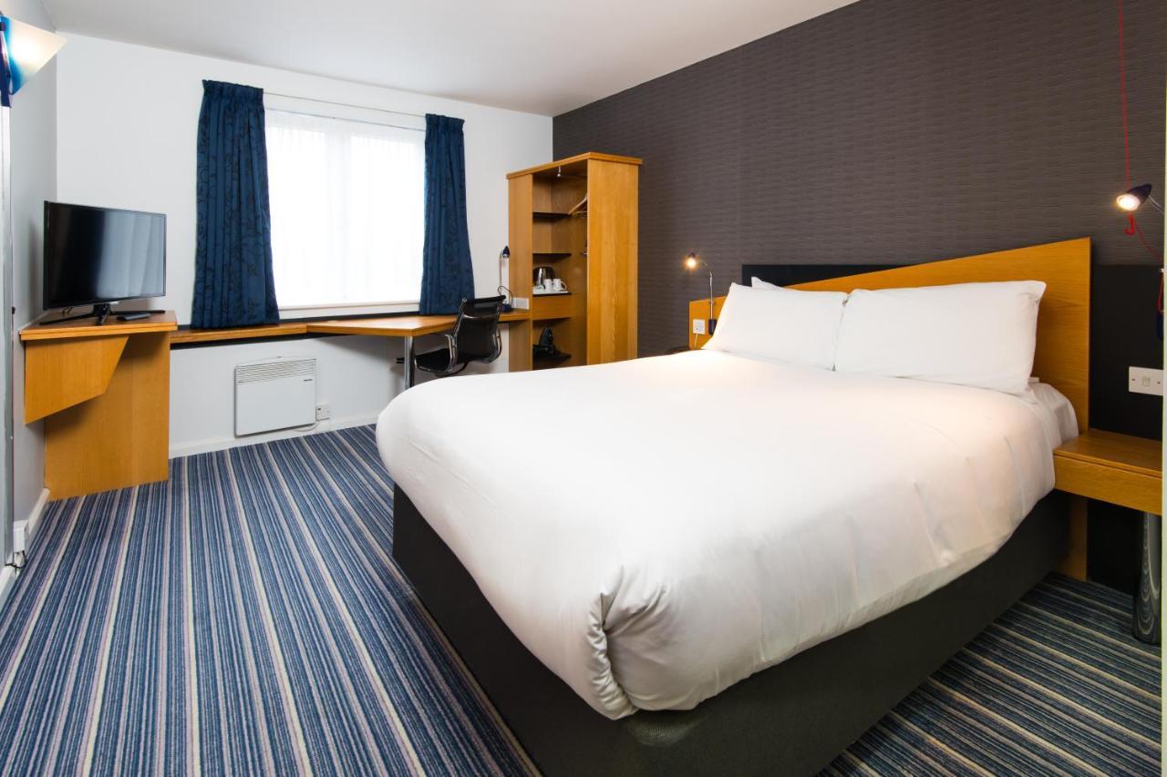 Holiday Inn Express Manchester East, An Ihg Hotel Экстерьер фото