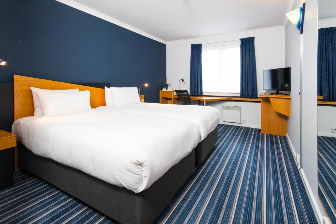 Holiday Inn Express Manchester East, An Ihg Hotel Экстерьер фото