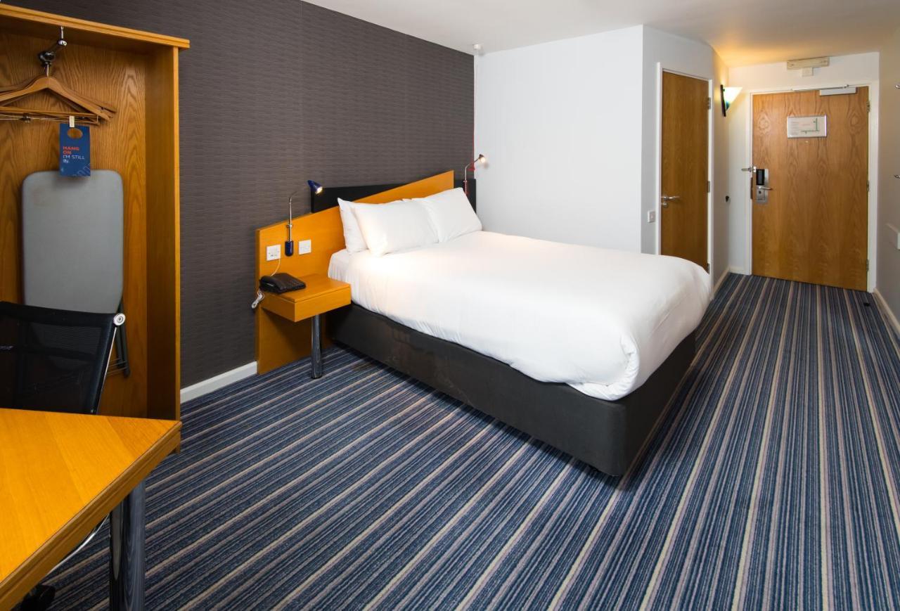 Holiday Inn Express Manchester East, An Ihg Hotel Экстерьер фото