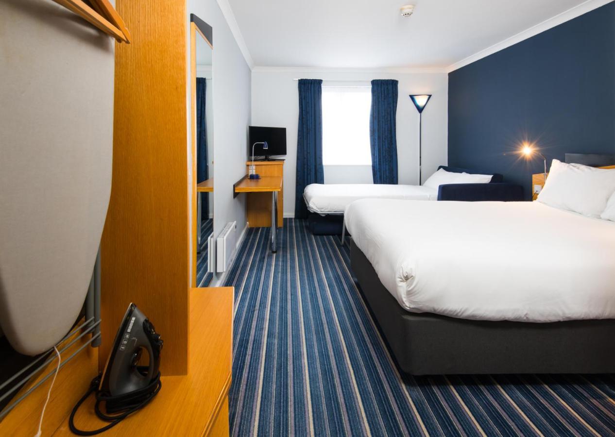 Holiday Inn Express Manchester East, An Ihg Hotel Экстерьер фото