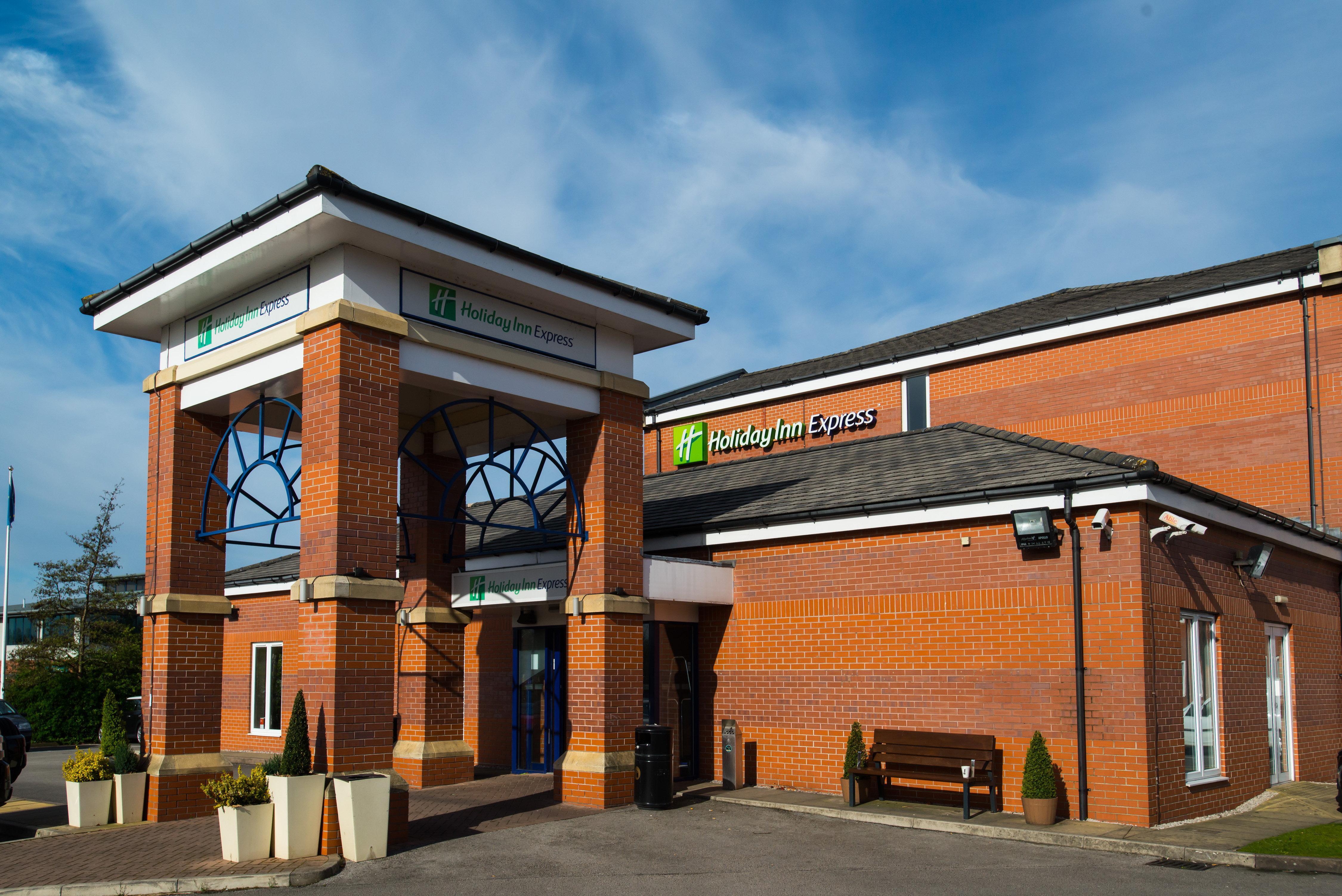 Holiday Inn Express Manchester East, An Ihg Hotel Экстерьер фото