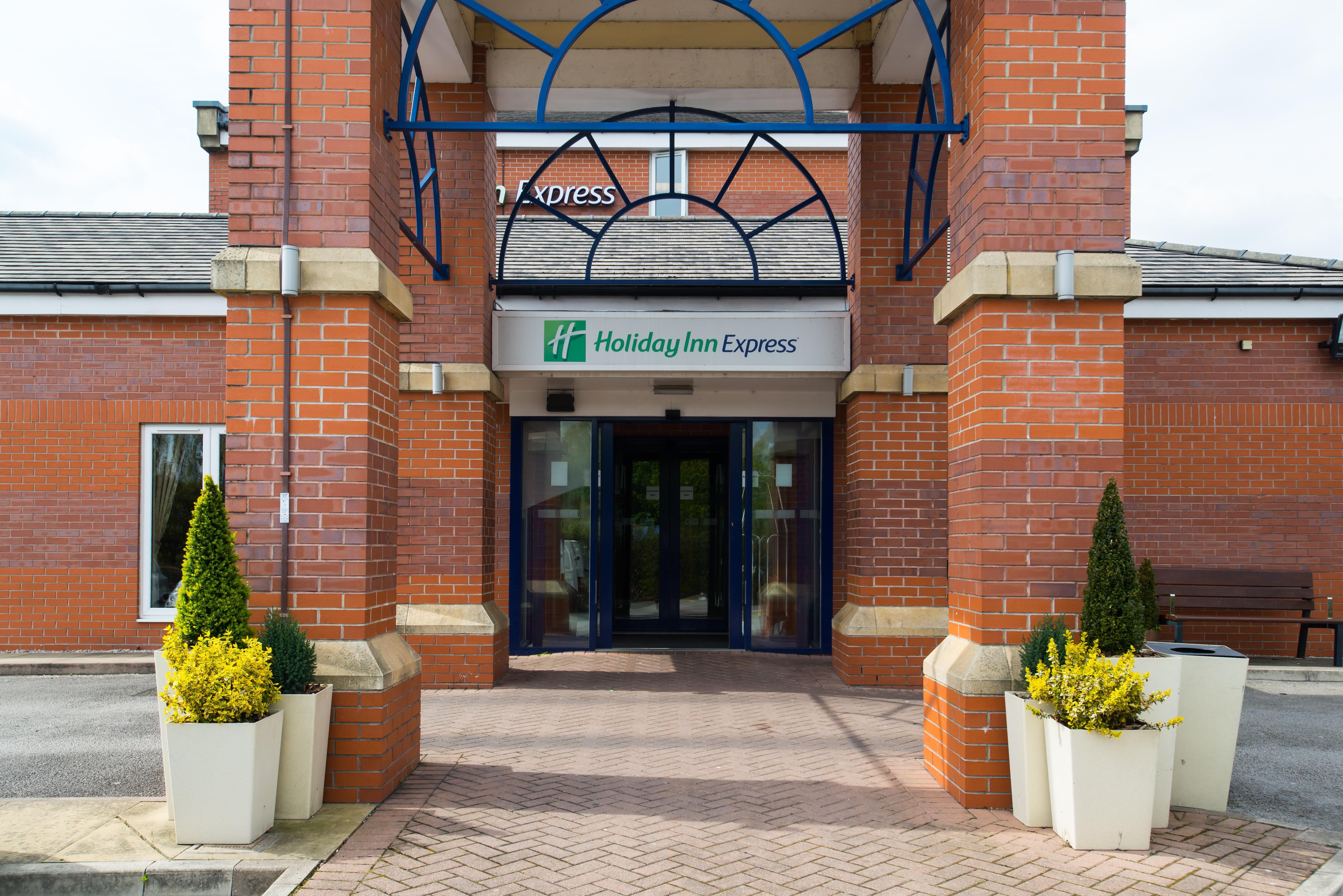 Holiday Inn Express Manchester East, An Ihg Hotel Экстерьер фото