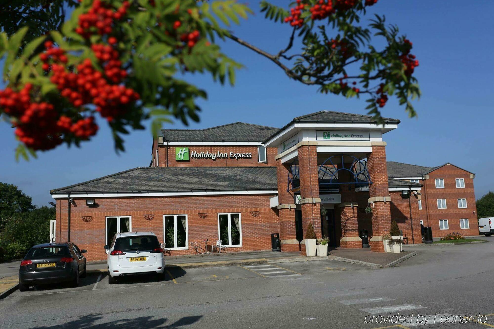 Holiday Inn Express Manchester East, An Ihg Hotel Экстерьер фото